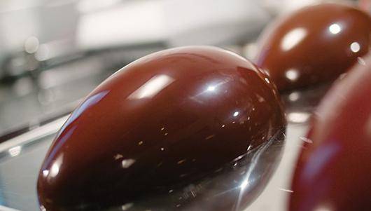 Аэрограф для создания блестящих цветных изделий