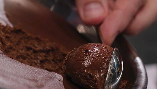 Шоколадный мусс на базе pâte à bombe