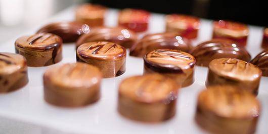 decorating-with-creative-powder