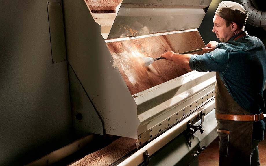 5つのローラーによる精製でチョコレートが絹のようになめらかに