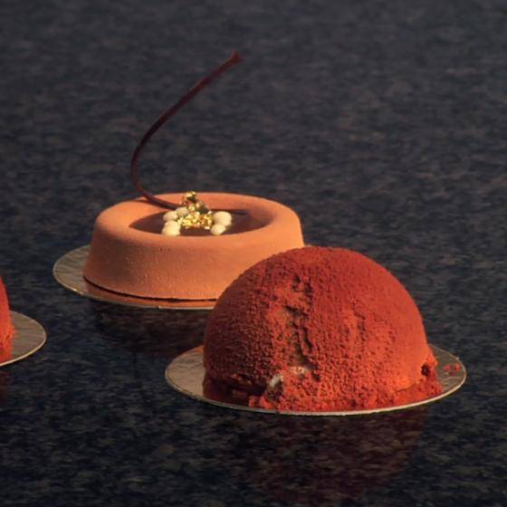 Chocolate spray gun mixtures